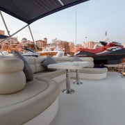 Elegance 76